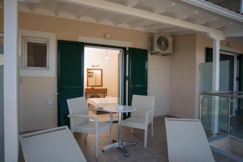 Oasis Hotel image
