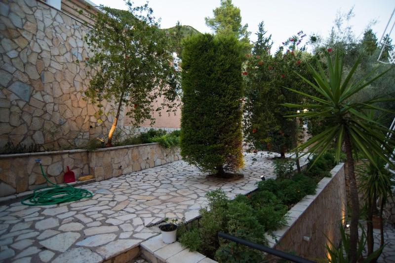 Oasis Hotel image