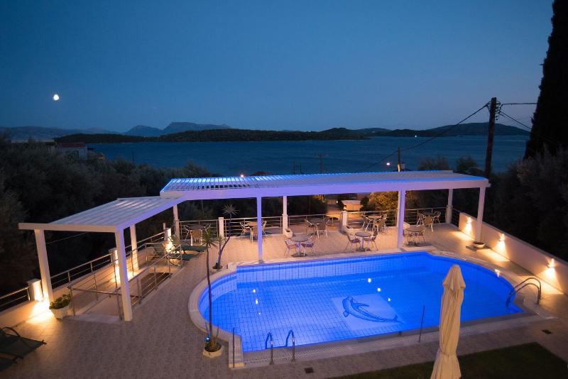 Oasis Hotel image