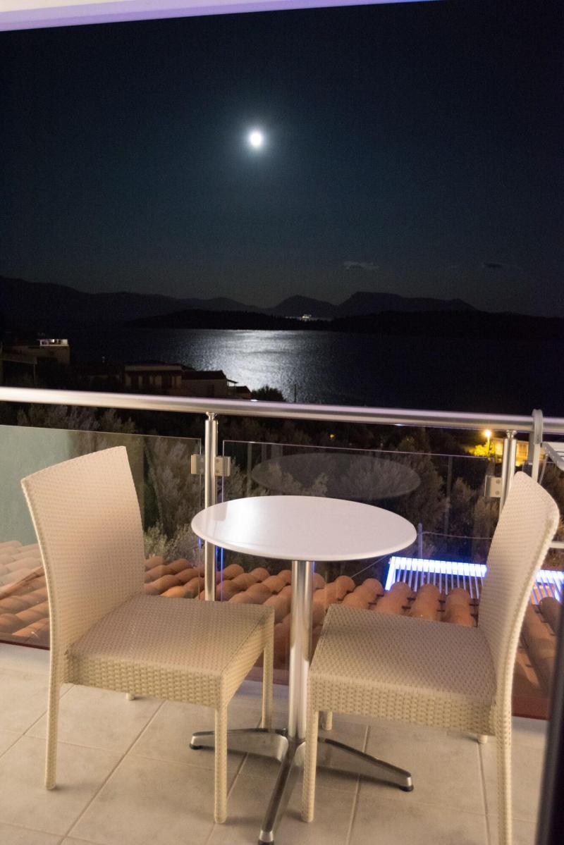Oasis Hotel image