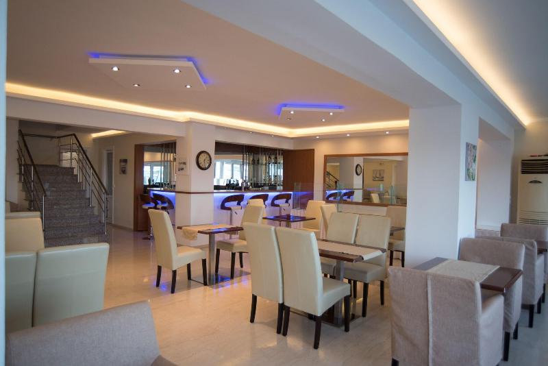 Oasis Hotel image