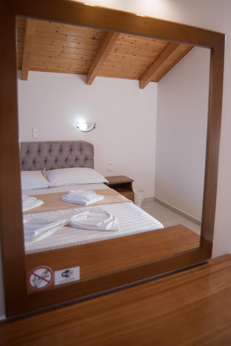 Oasis Hotel image