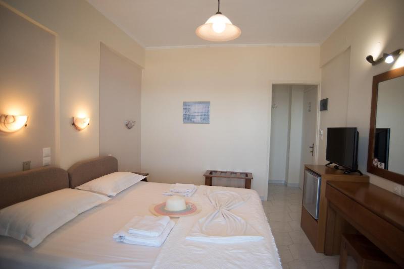 Oasis Hotel image