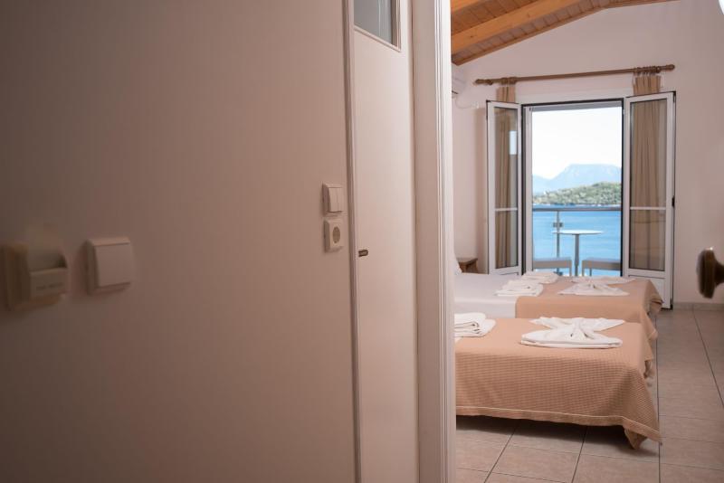 Oasis Hotel image