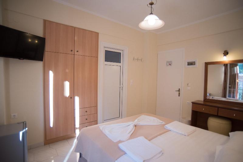 Oasis Hotel image