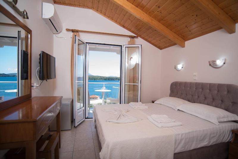 Oasis Hotel image