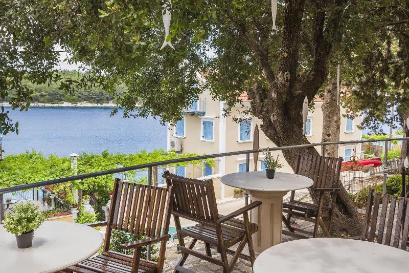 Faros Suites - Adults Only image