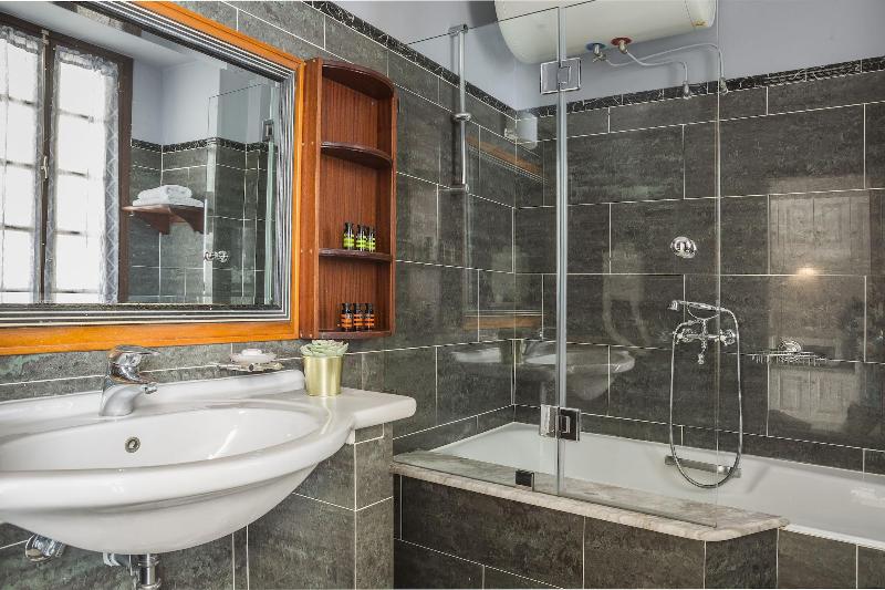 Faros Suites - Adults Only image