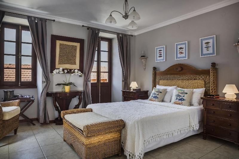 Faros Suites - Adults Only image