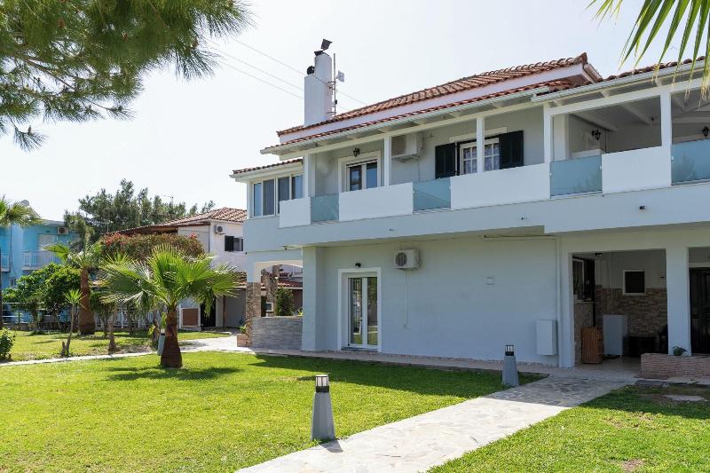 Acapulco Marinos Studios & Apartments image