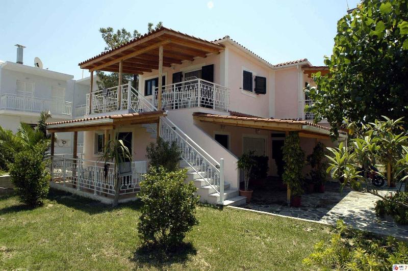 Acapulco Marinos Studios & Apartments image