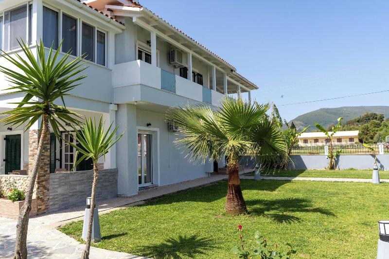 Acapulco Marinos Studios & Apartments image