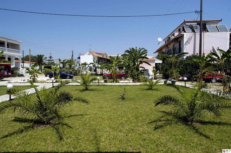 Acapulco Marinos Studios & Apartments image