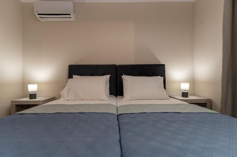 Acapulco Marinos Studios & Apartments image
