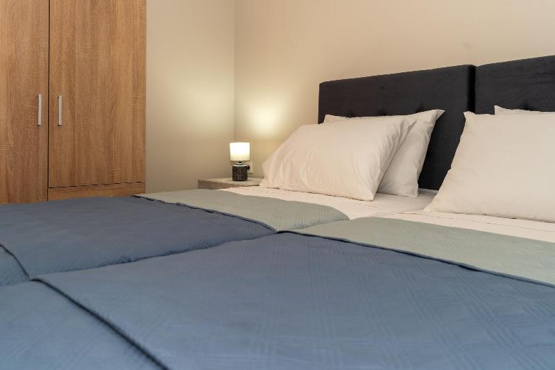 Acapulco Marinos Studios & Apartments image
