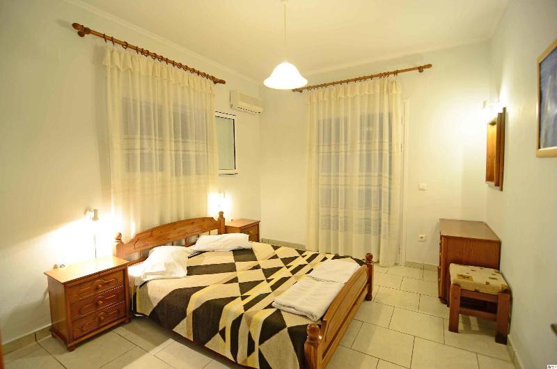 Acapulco Marinos Studios & Apartments image