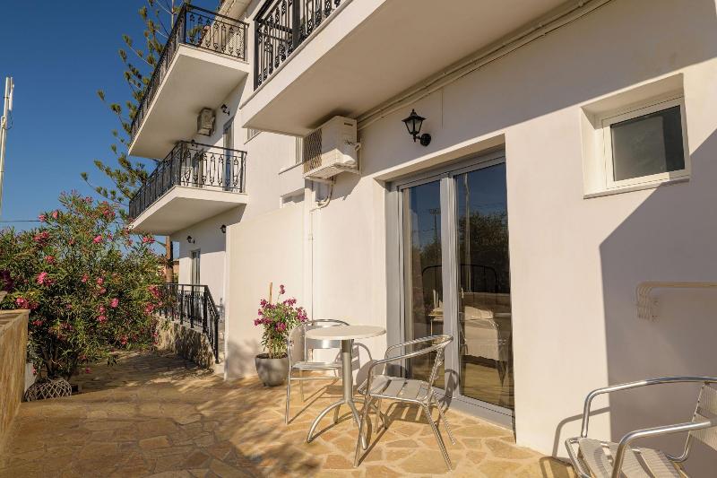 Denise Studios & Apartments — general view