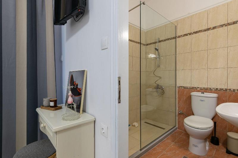 Denise Studios & Apartments image