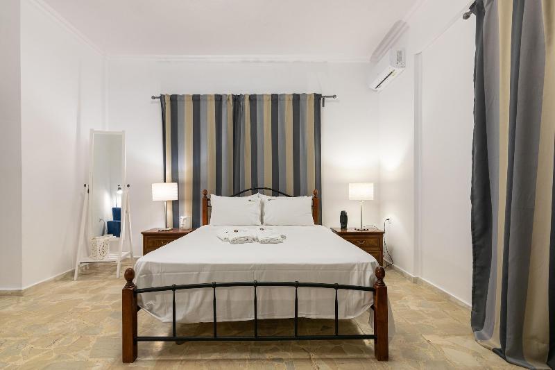 Denise Studios & Apartments image