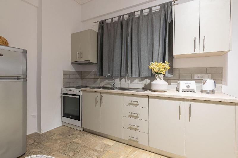 Denise Studios & Apartments image