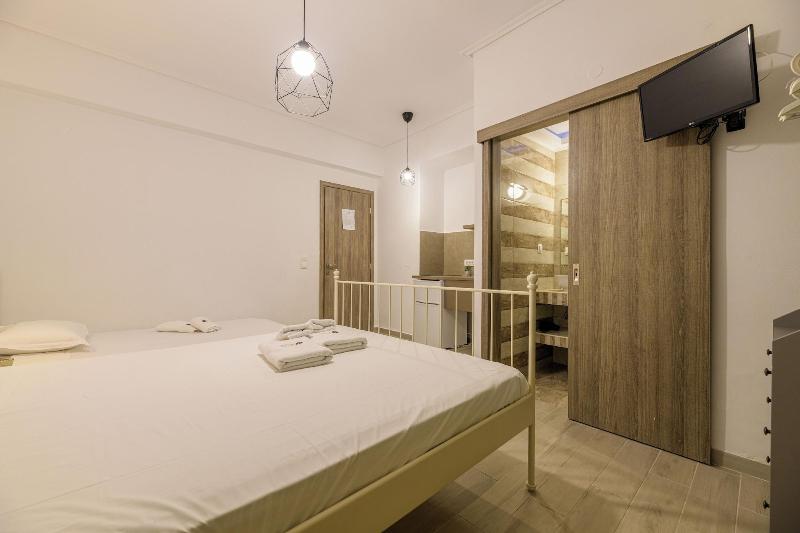 Denise Studios & Apartments image