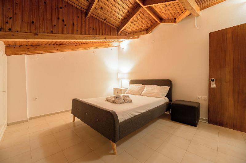 Denise Studios & Apartments image