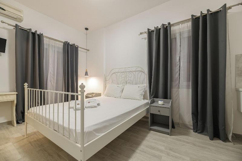 Denise Studios & Apartments image