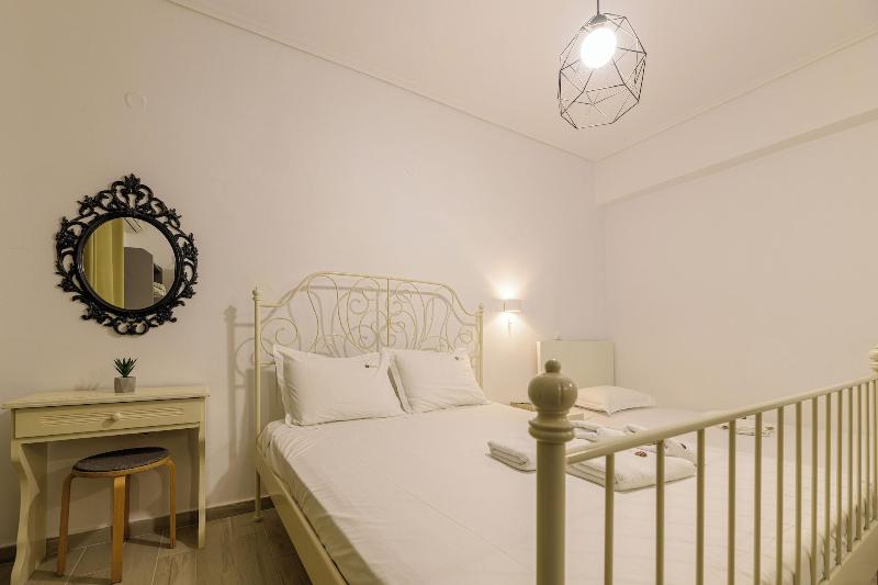 Denise Studios & Apartments image
