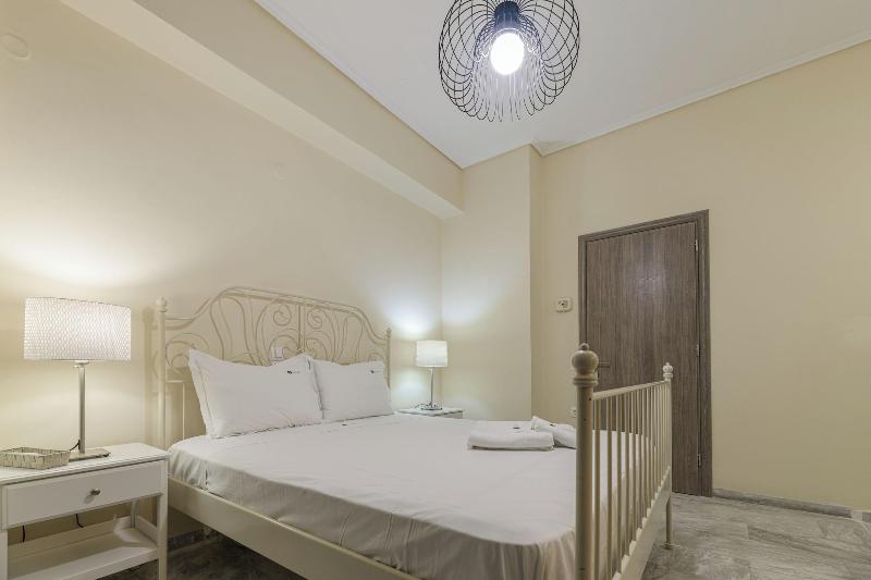 Denise Studios & Apartments image