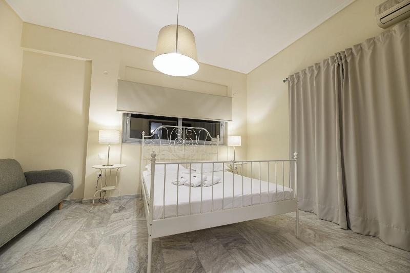 Denise Studios & Apartments image