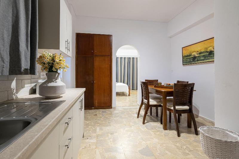 Denise Studios & Apartments image