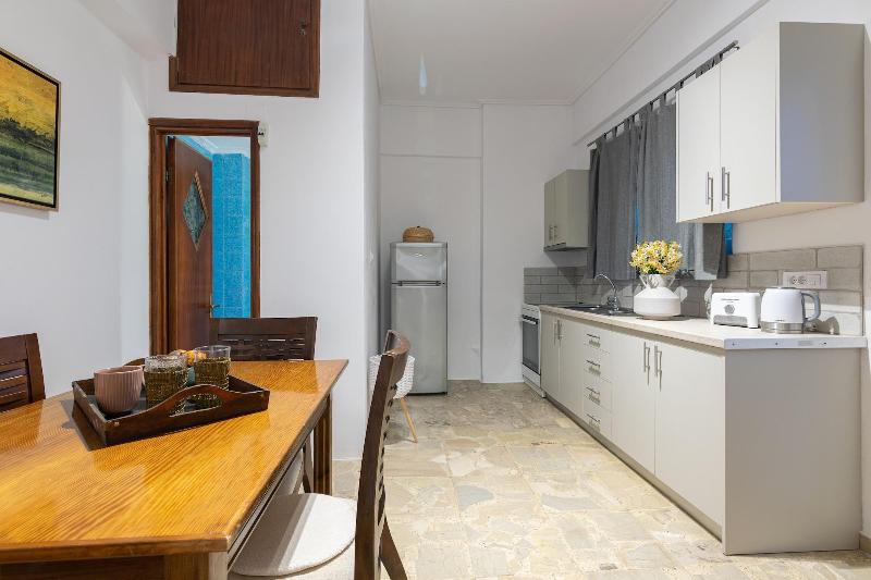 Denise Studios & Apartments image