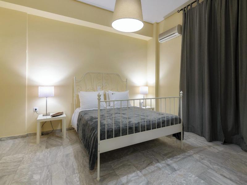 Denise Studios & Apartments image