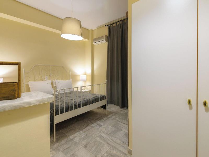 Denise Studios & Apartments image