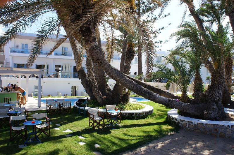 Palm Beach Hotel image