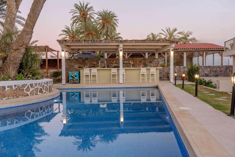 Palm Beach Hotel image