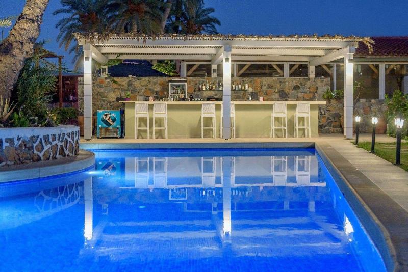Palm Beach Hotel image