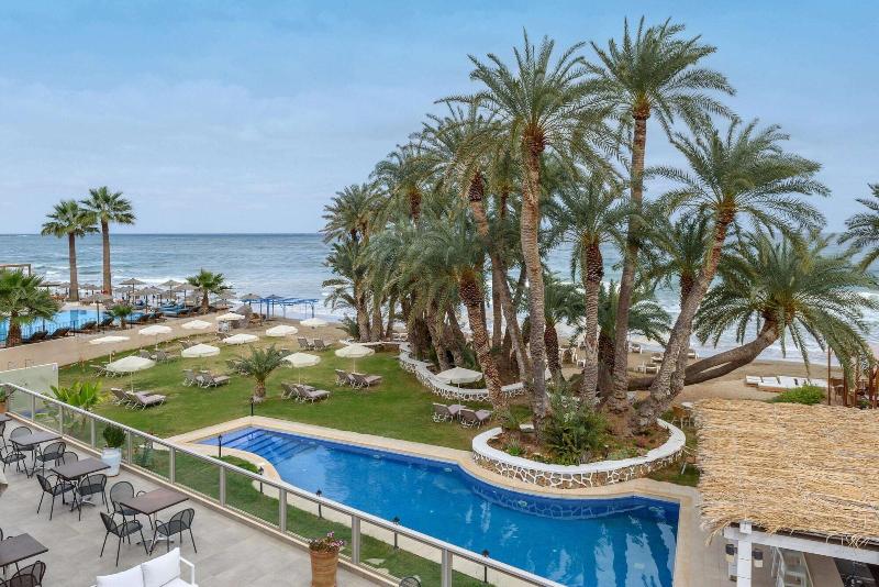 Palm Beach Hotel image