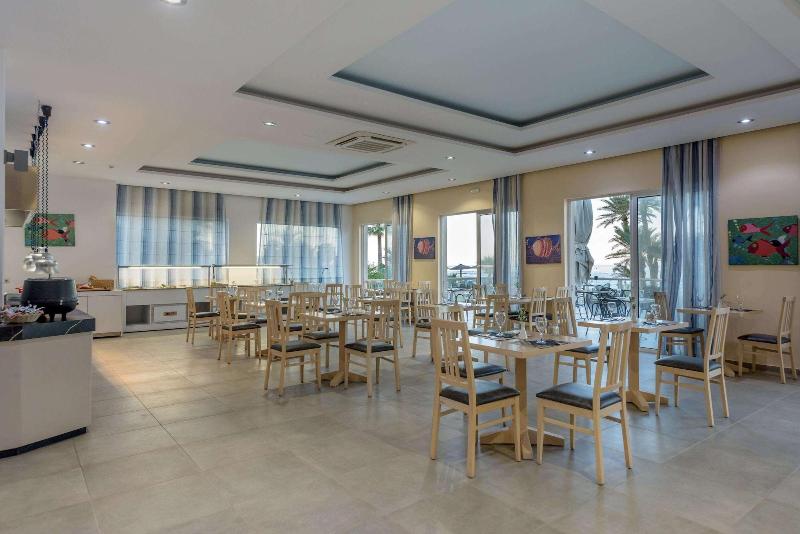 Palm Beach Hotel image