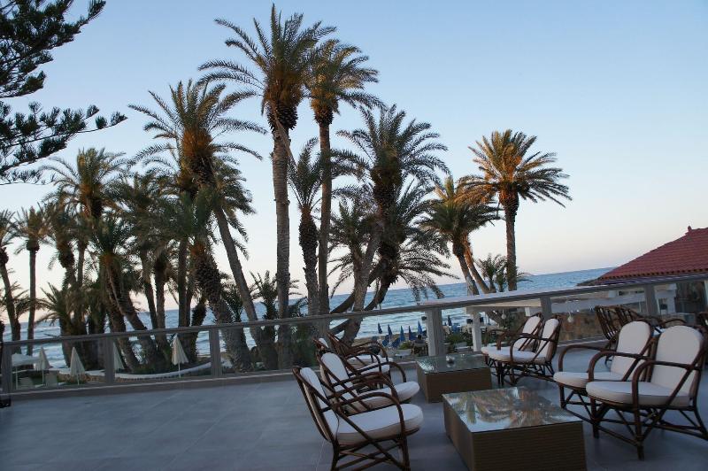Palm Beach Hotel image