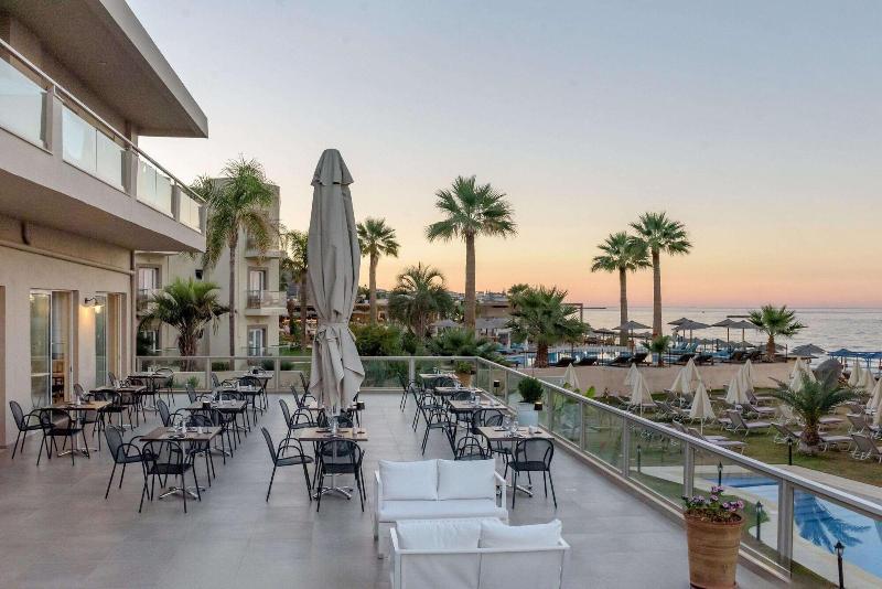 Palm Beach Hotel image