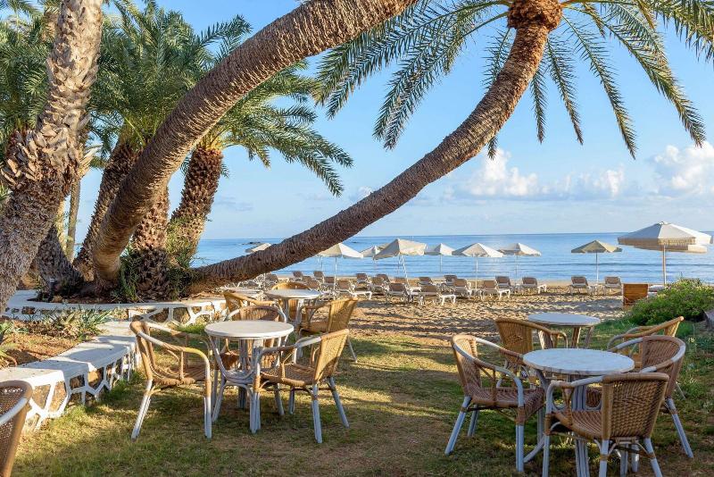Palm Beach Hotel image