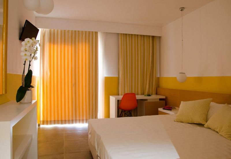 Palm Beach Hotel image