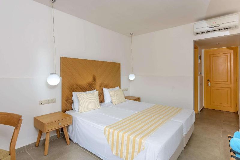 Palm Beach Hotel image