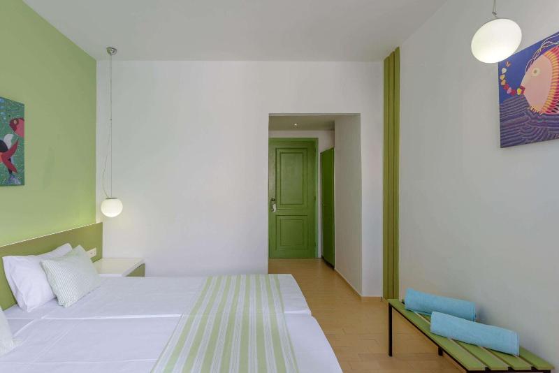 Palm Beach Hotel image