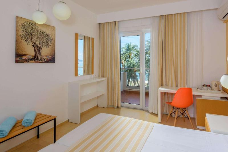 Palm Beach Hotel image