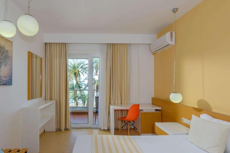 Palm Beach Hotel image
