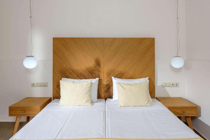 Palm Beach Hotel image