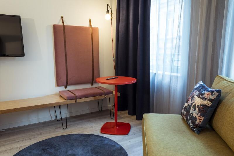 Qbic Brussels Hotel image