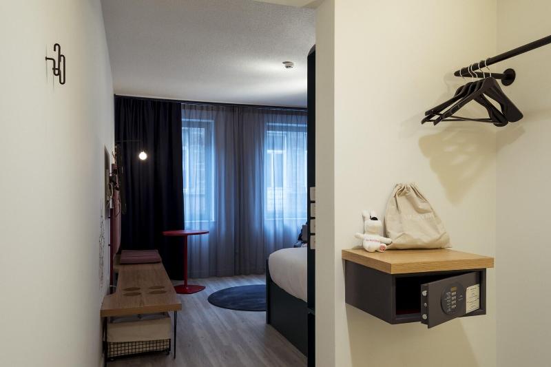 Qbic Brussels Hotel image